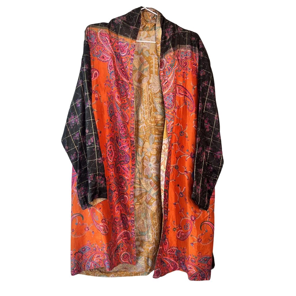 Short Silk Kimono - DRESS MORE WITH LESS